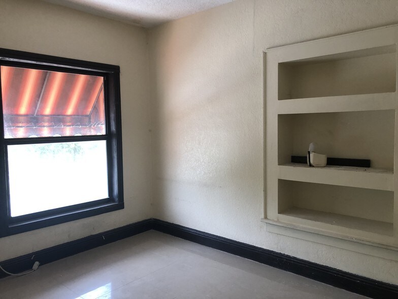 More Photos Of 219 N 21st Ave, Hollywood Storefront Retail Office For Lease