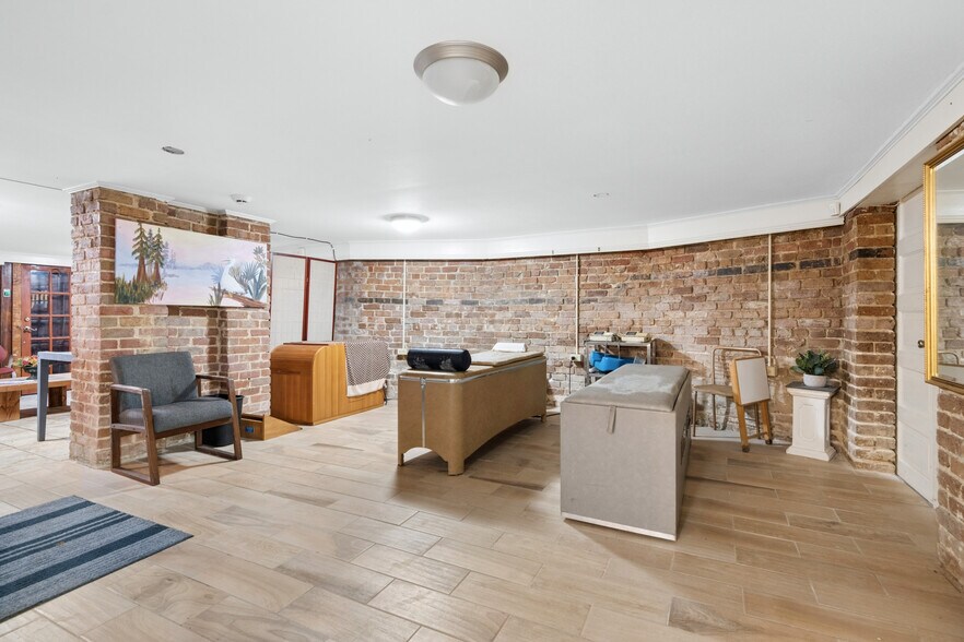 More Photos Of 2926 Canal St, New Orleans Office Residential For Sale