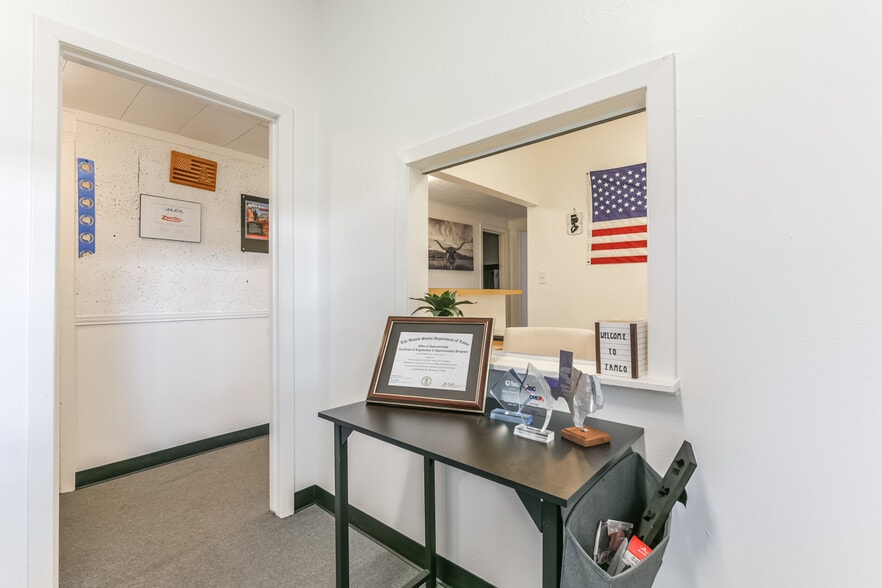 More Photos Of 1022-1024 Pasadena Blvd, Pasadena Medical For Sale