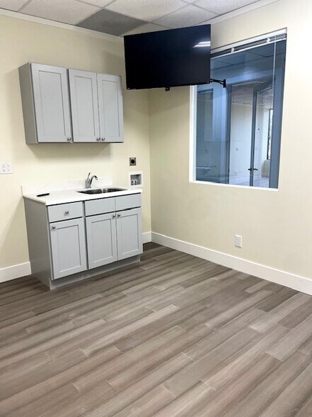 More Photos Of 5065 Deer Valley Rd, Antioch Medical For Lease