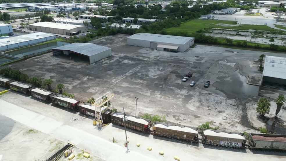 Primary Photo Of 2062 SE 20th Ave, Largo Manufacturing For Lease