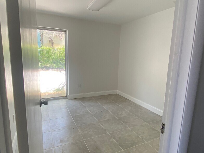 More Photos Of 3902 Burns Rd, Palm Beach Gardens Light Manufacturing For Lease