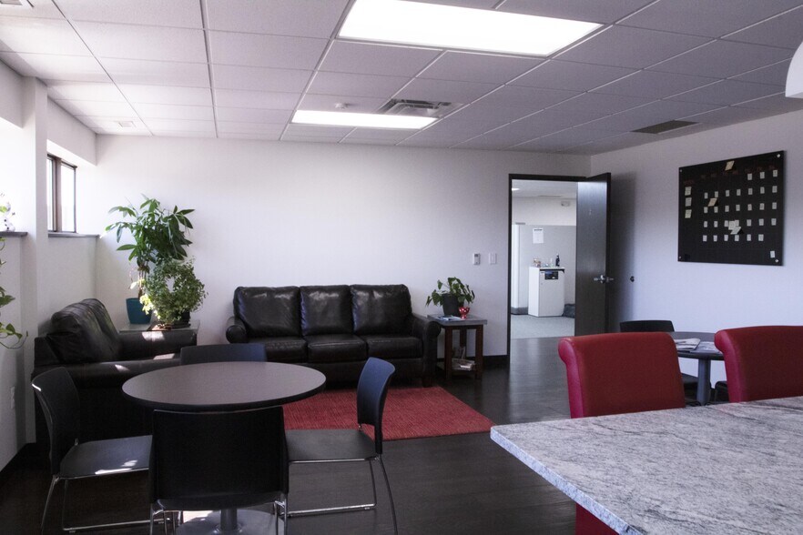 More Photos Of 20300 W 12 Mile Rd, Southfield Office For Lease