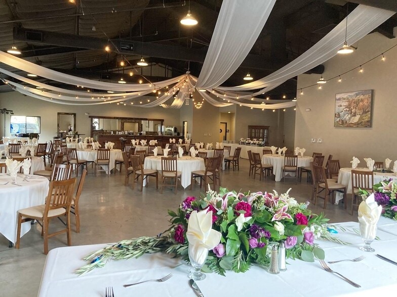 More Photos Of 42975 Sierra Dr, Three Rivers Hotel For Sale