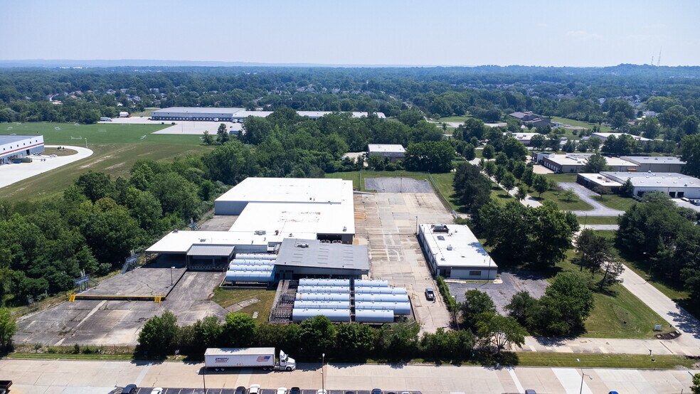 More Photos Of 21600 Drake Rd, Strongsville Warehouse For Lease