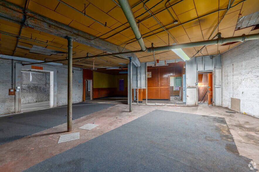More Photos Of 1720 Columbus Rd, Cleveland Office Residential For Sale