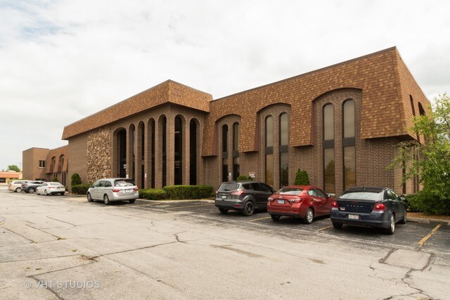 More Photos Of 4647 W 103 St, Oak Lawn Medical For Sale