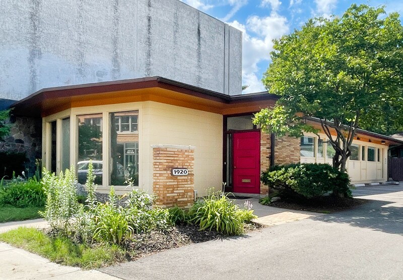 Primary Photo Of 1920 Monroe St, Madison Medical For Lease