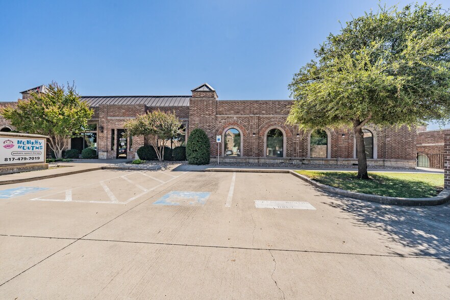 Primary Photo Of 7217 Hawkins View Dr, Fort Worth Medical For Lease