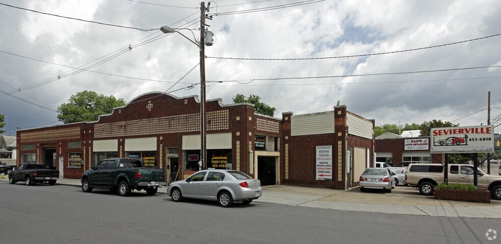 More Photos Of 221 Parkway, Sevierville Auto Repair For Lease
