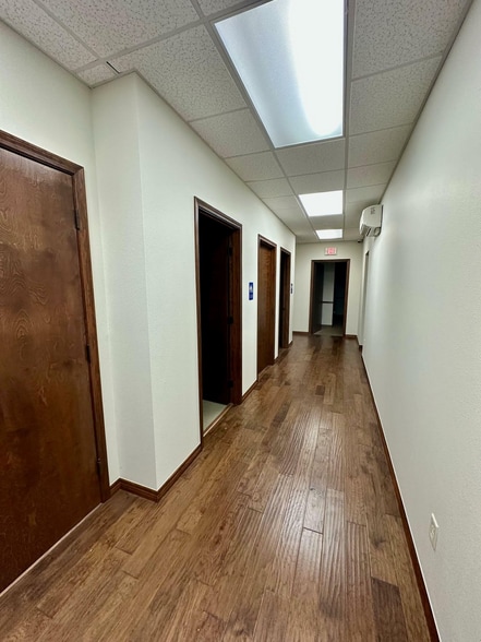 More Photos Of 4011 Business Park Dr, Amarillo Light Distribution For Lease