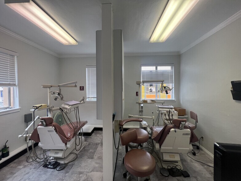 More Photos Of 160 Waverly Pl, San Francisco Storefront Retail Office For Lease