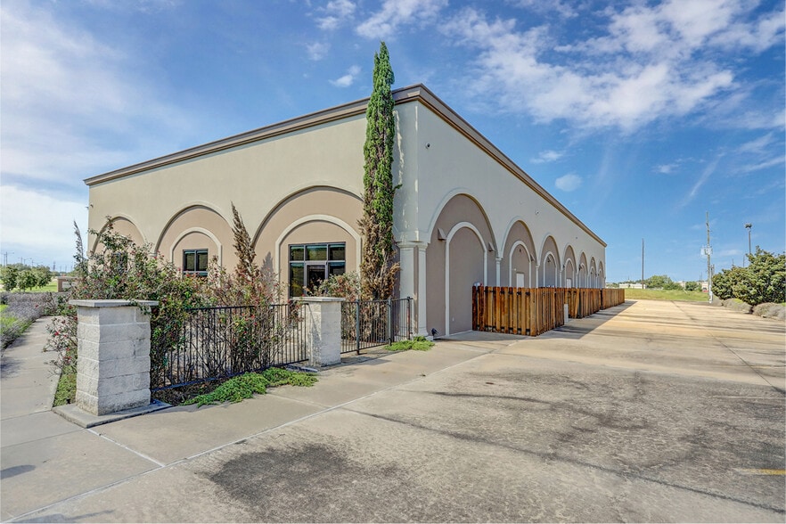 More Photos Of 11150 Cash Rd, Stafford Office For Lease