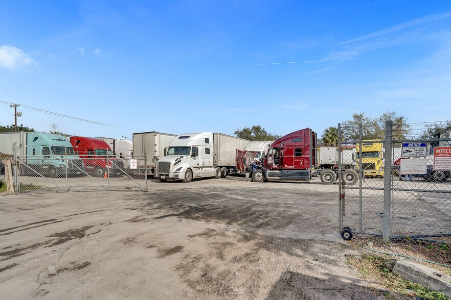 More Photos Of 850 NW 12th Ter, Pompano Beach Warehouse For Sale