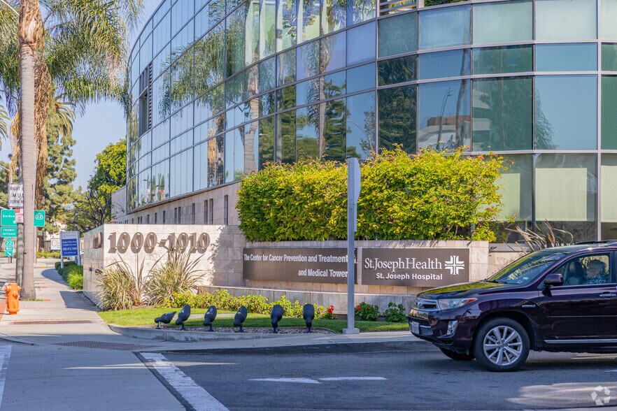 More Photos Of 1010 W La Veta Ave, Orange Medical For Lease