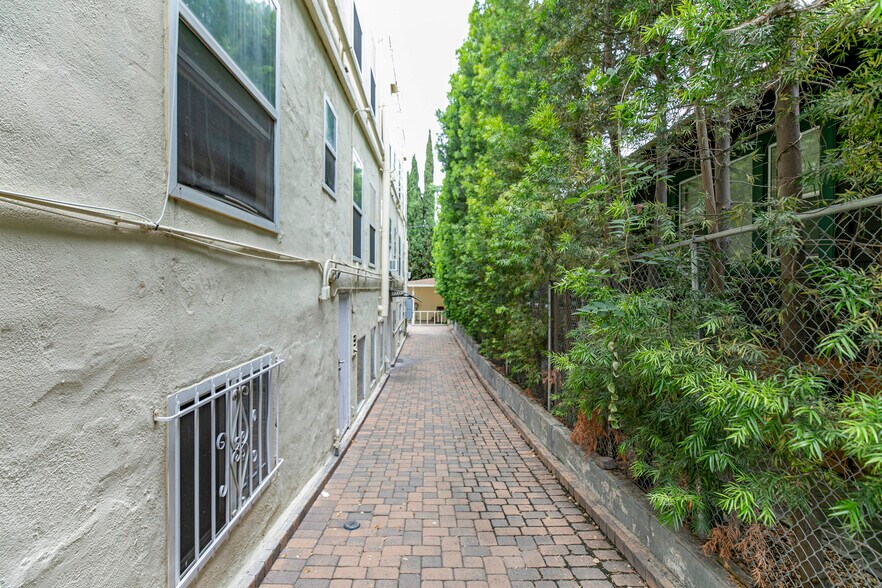 More Photos Of 1211 N Kenmore Ave, Los Angeles Apartments For Sale