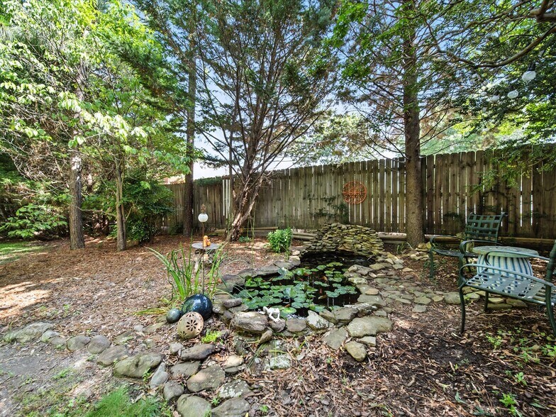 More Photos Of 221 N Main St, Clover Hospitality For Sale