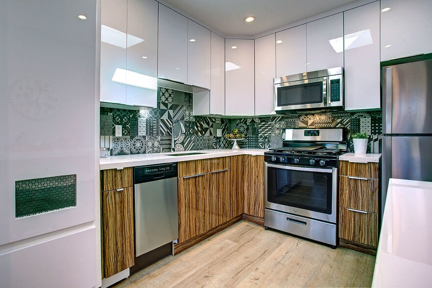 More Photos Of 634 Westminster Ave, Venice Apartments For Sale