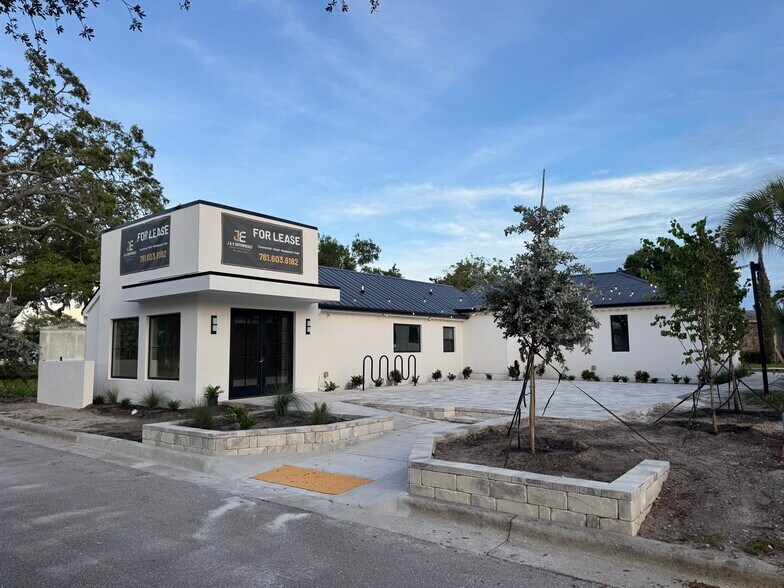 More Photos Of 514 1st Ave SW, Largo General Retail For Lease