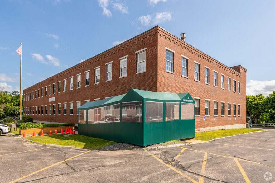 More Photos Of 35 Water St, Amesbury Research And Development For Lease