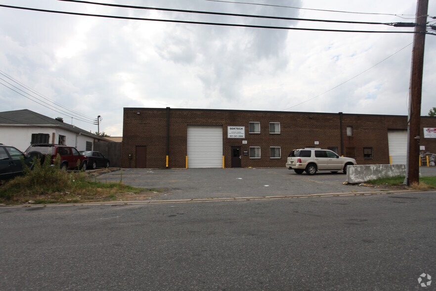 More Photos Of 2502-2506 51st Ave, Hyattsville Warehouse For Lease