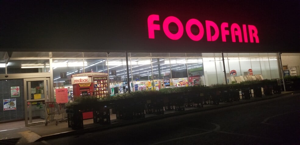 More Photos Of 423-507 Washington St, Ravenswood Storefront For Lease