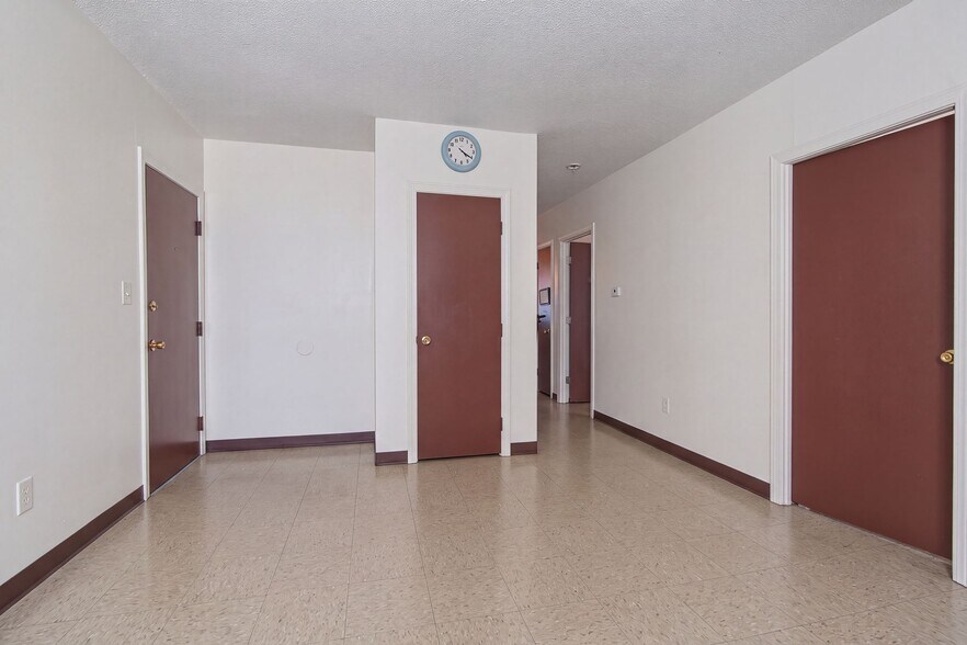 More Photos Of 471 Pond St, Woonsocket Apartments For Sale