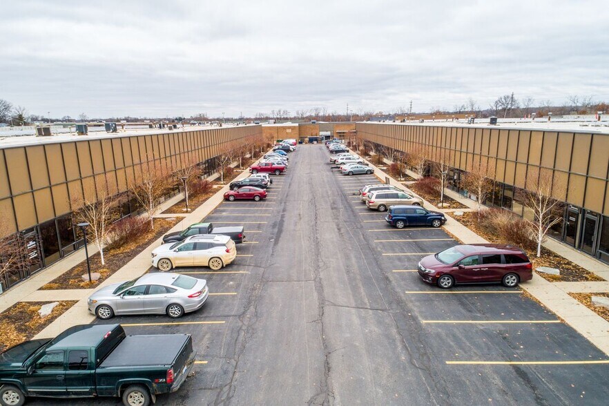 More Photos Of 3156 Roger B Chaffe, Grand Rapids Warehouse For Lease