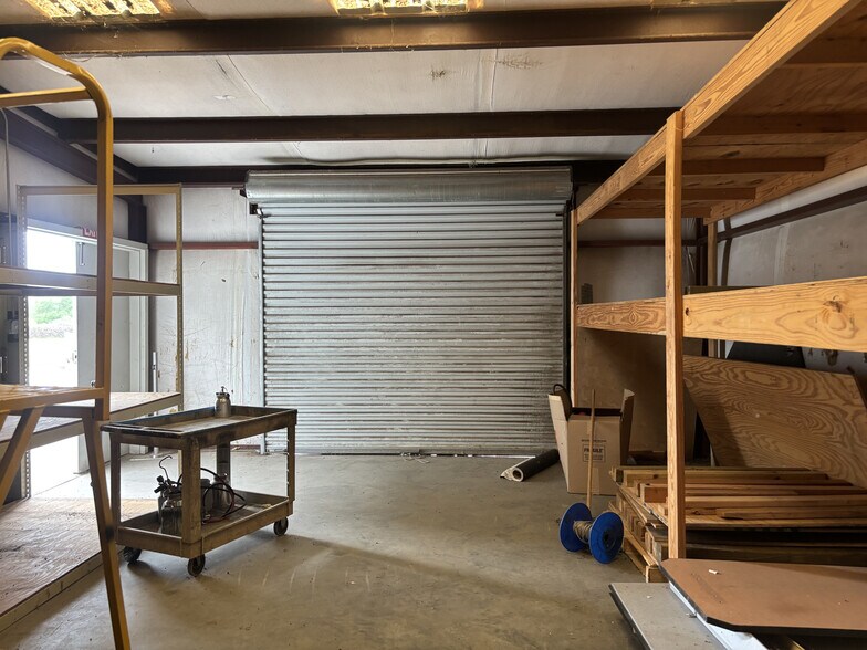 More Photos Of 1600 South Hwy 95, Bastrop Manufacturing For Sale