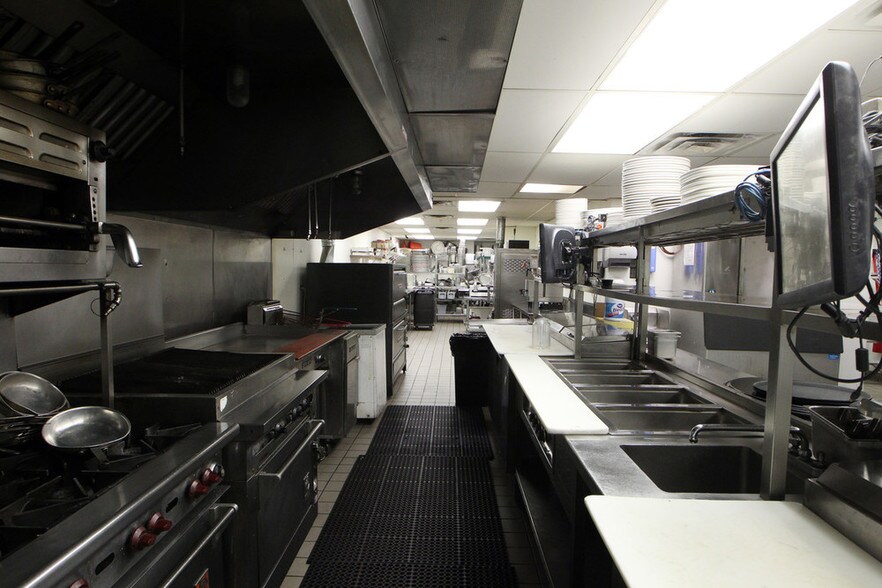 More Photos Of 34 S Main St, Mount Prospect Storefront For Sale