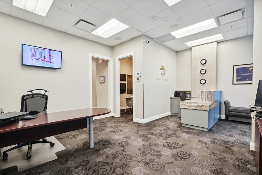 More Photos Of 934 6 Av SW, Calgary Storefront Retail Office For Lease