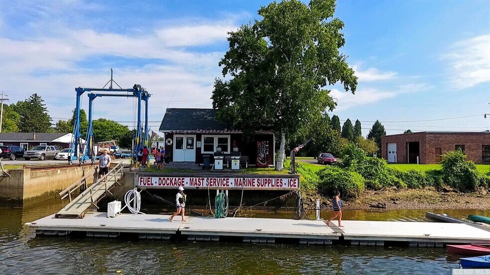 More Photos Of 103 Main St, Catskill Marina For Sale