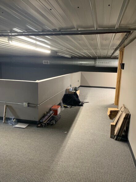 More Photos Of 320 Packerland Dr, Green Bay Manufacturing For Lease