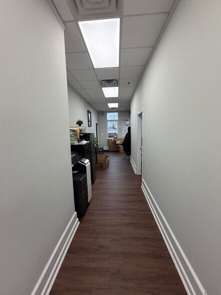 More Photos Of 4018 Bell Blvd, Bayside Office For Lease