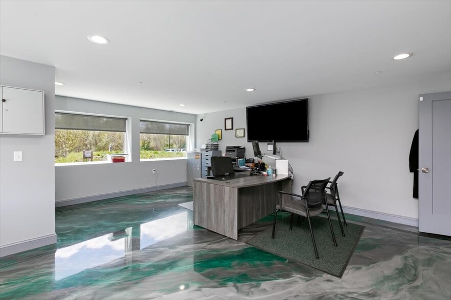More Photos Of 409 Emerson Ave, Hampstead Industrial For Sale