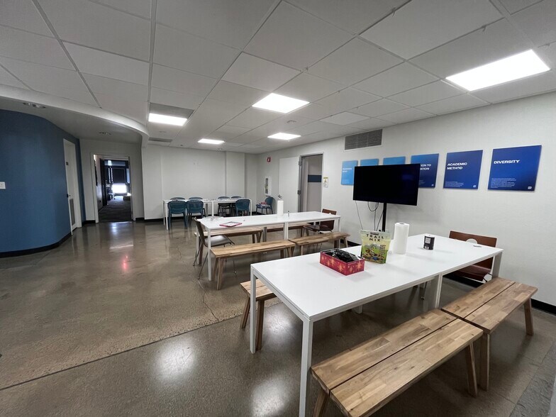 More Photos Of 114 Hazel St, Redwood City Research And Development For Lease