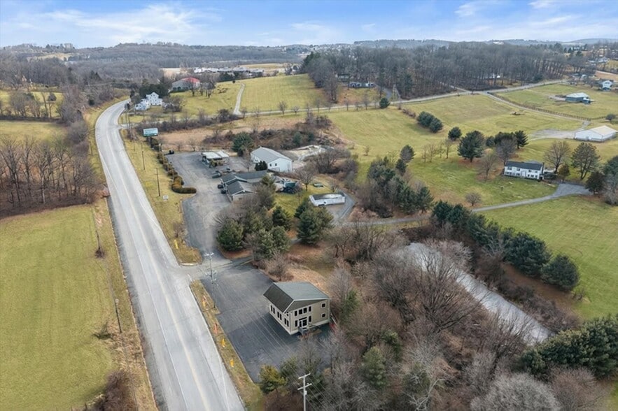 More Photos Of 4028 Hanover Pike, Manchester Auto Repair For Sale