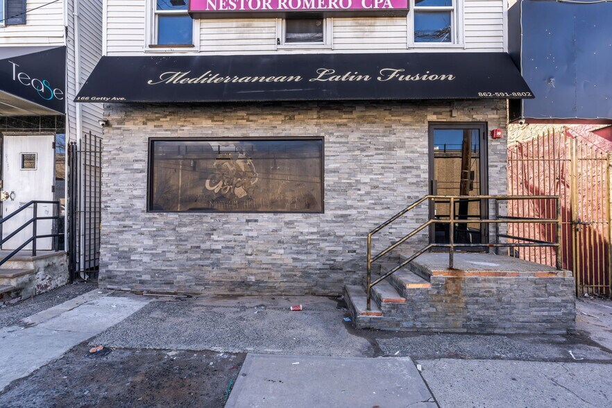 Primary Photo Of 166 Getty Ave, Paterson Restaurant For Lease
