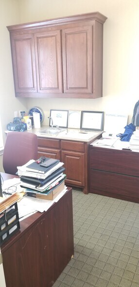 More Photos Of 7633 Bellaire Dr S, Fort Worth Medical For Sale