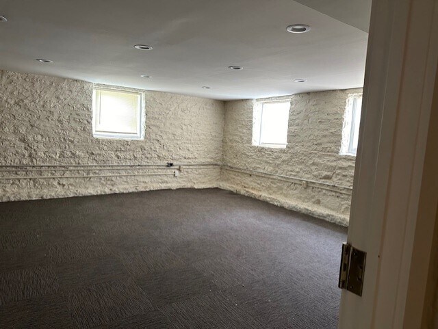 More Photos Of 445 5th St, Columbus Office Residential For Lease