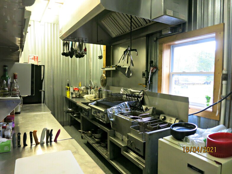 More Photos Of 7 Main St, Whitehall Marina For Sale