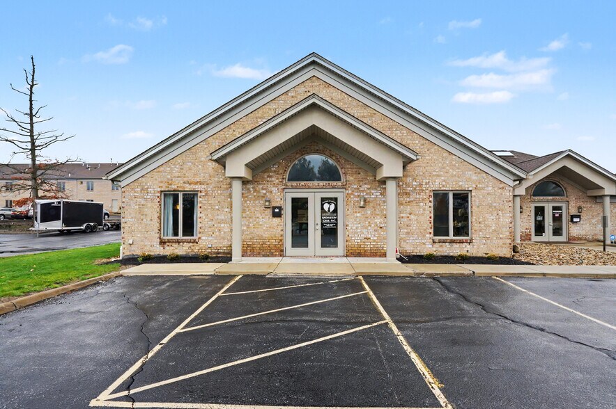 Primary Photo Of 819 Southwestern Run, Youngstown Medical For Sale