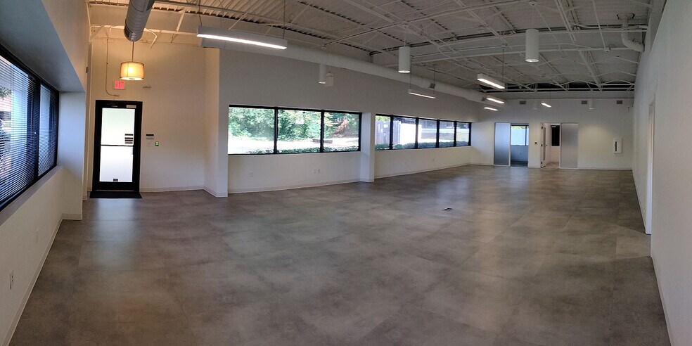 More Photos Of 421 Minuet Ln, Charlotte Office For Lease