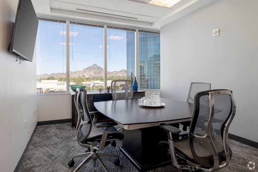 More Photos Of 2415 E Camelback Rd, Phoenix Coworking Space
