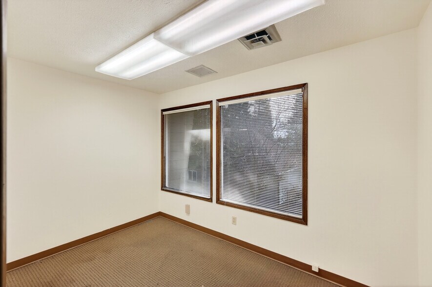 More Photos Of 524 N Mullan Rd, Spokane Loft Creative Space For Sale