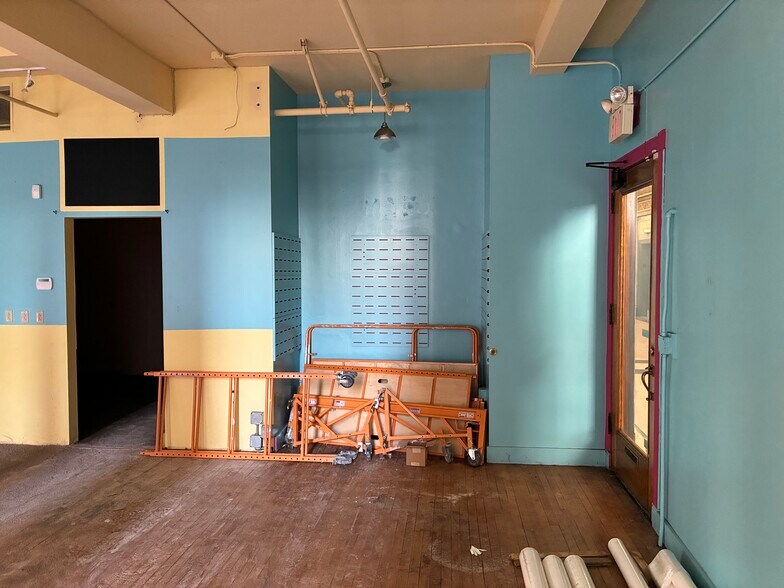 More Photos Of 210 N 9th St, Saint Louis Flex For Lease