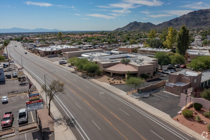More Photos Of 10828 N Cave Creek Rd, Phoenix Office For Sale