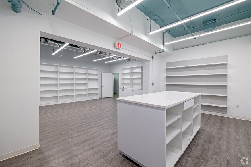 More Photos Of 240 State Rt 17 S, Lodi Warehouse For Lease