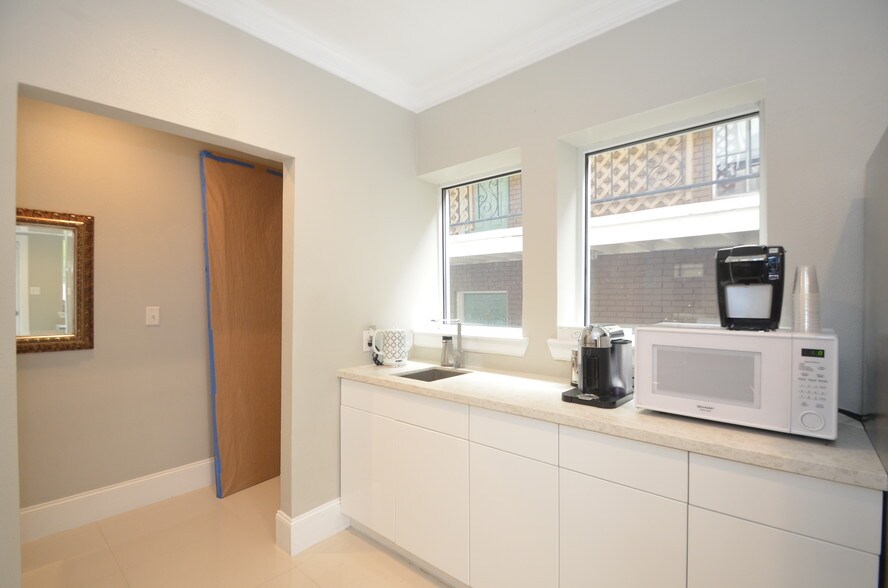 More Photos Of 1644 W Alabama St, Houston Loft Creative Space For Lease