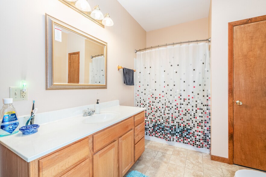 More Photos Of 503 E Russell Rd, Tecumseh Specialty For Sale